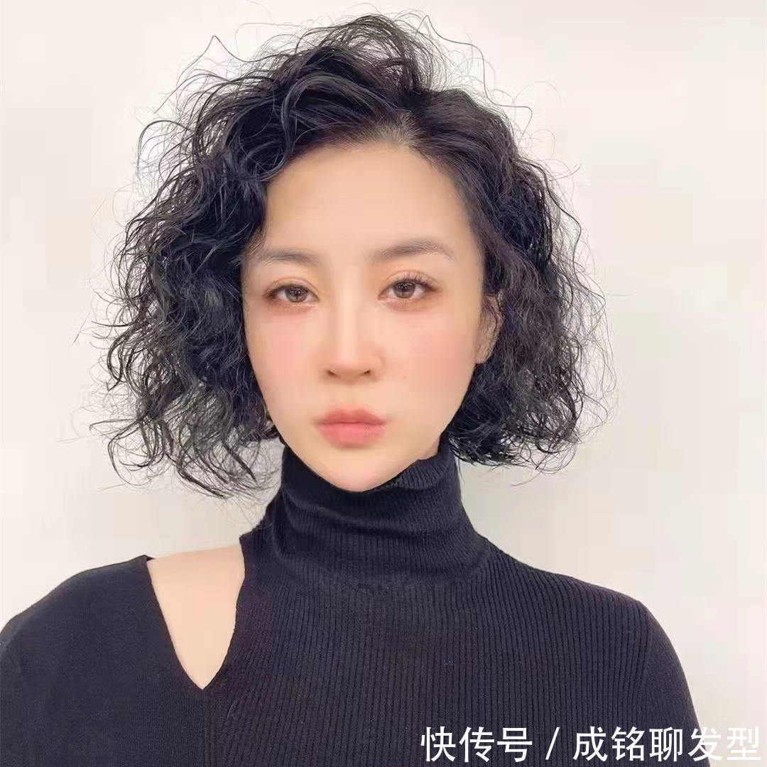 卷发|9款适合40到60岁女人的烫发,都是现在流行款式,时尚减龄好打理