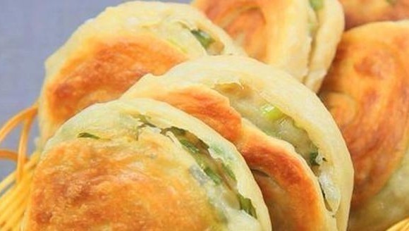 最近这面食火了,家里有面粉就能做,外酥里软,比鸡蛋饼还好吃