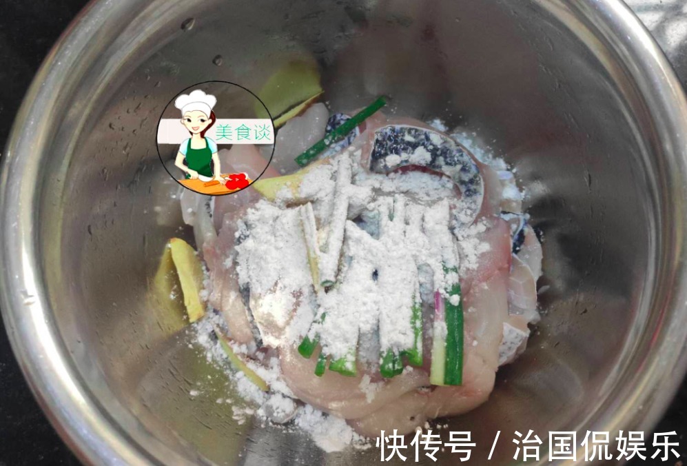 煮鱼片时，第一步先下锅就错了，厨师长教您一招，鱼嫩滑不腥不散