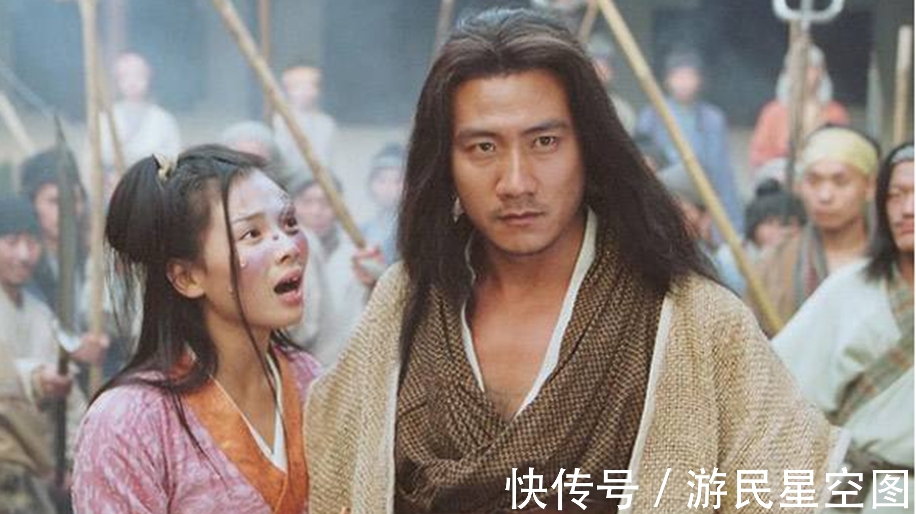 洪七公&乔峰和洪七公差了几代?洪七公教郭靖时是如何评价乔峰的?