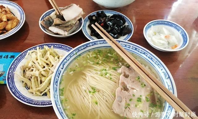 吃货们,看看什么才叫资深的美食家