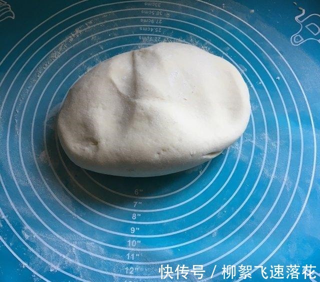 萝卜包子,皮薄馅大,暄软鲜香!