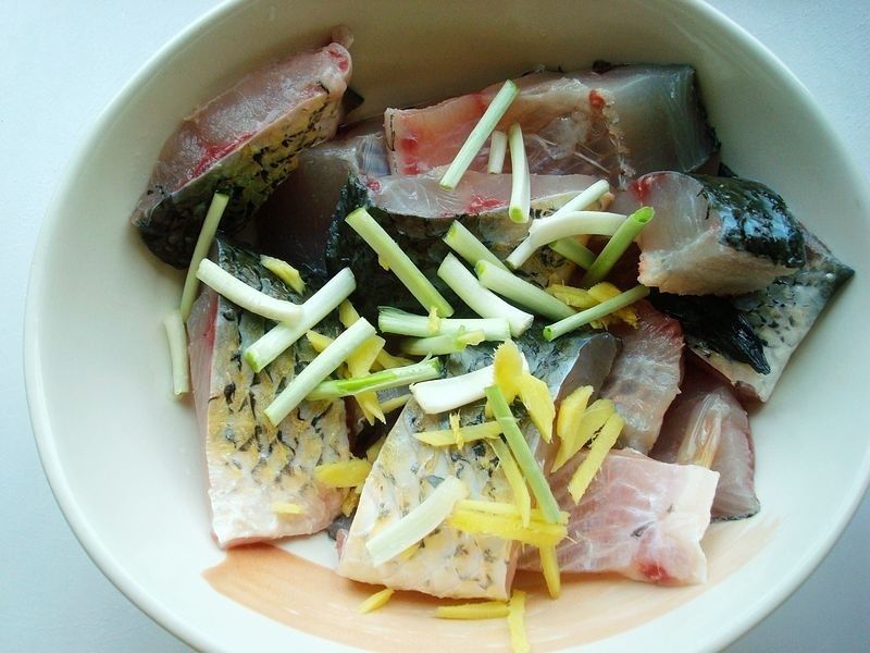 榨菜不要直接吃了，和它搭配蒸，肉质鲜嫩又入味，零厨艺都会