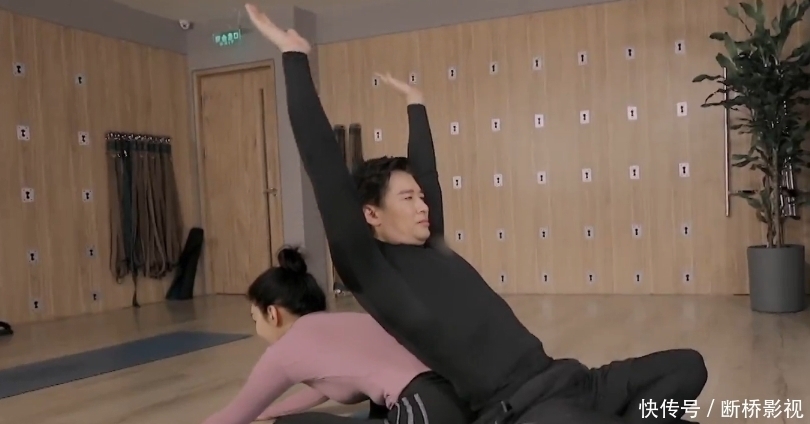 崔伟|黄奕带崔伟做“双人瑜伽”,男嘉宾心都乱了,但两人更适合做朋友