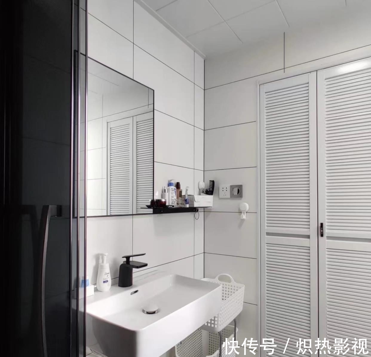 收纳|110㎡简约风,花费10W做橱柜,全屋“空无一物”,太舒适了