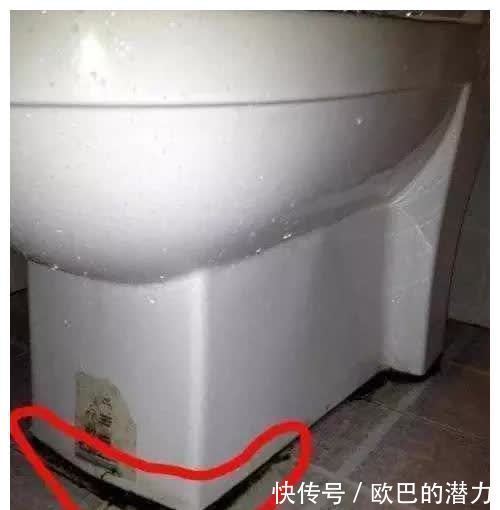 玻璃胶用久会“变黑”?保洁阿姨的“小妙招”,立马洁净还杀菌