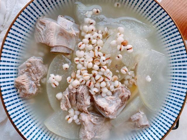 清洗干净|秋天最适合喝这碗汤,清淡不油腻,营养丰富又好喝,祛湿降火润燥