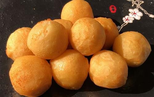  咸蛋|土豆的高级吃法，配上肉松和咸蛋黄，外酥里糯，咸鲜适口易操作