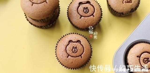 用了8年的蛋糕配方,入口松软像棉花,轻盈又回弹,比买的还好吃