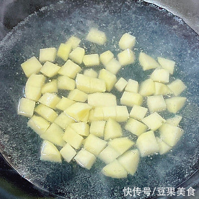 孜然土豆火腿，三原色搭配，颜值又开胃