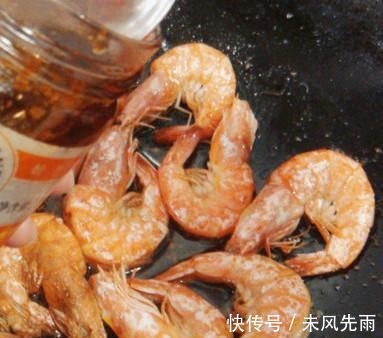 n大虾以后别再水煮了,高级餐厅大厨教你新办法,几天不吃就馋!