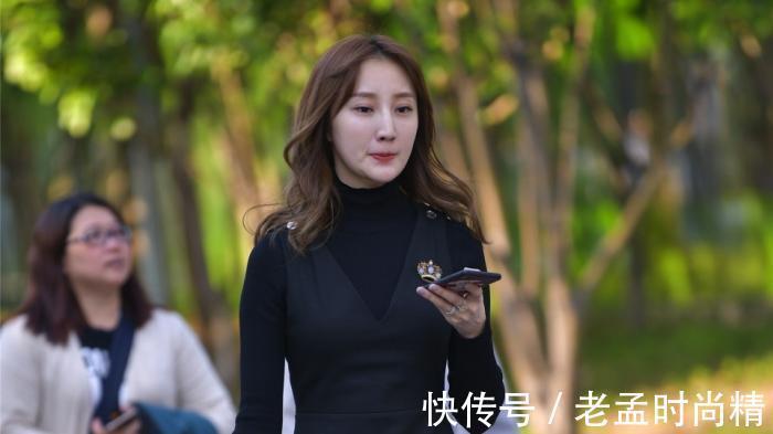 辣妈 街拍:黑丝成熟辣妈,有没有迷倒你