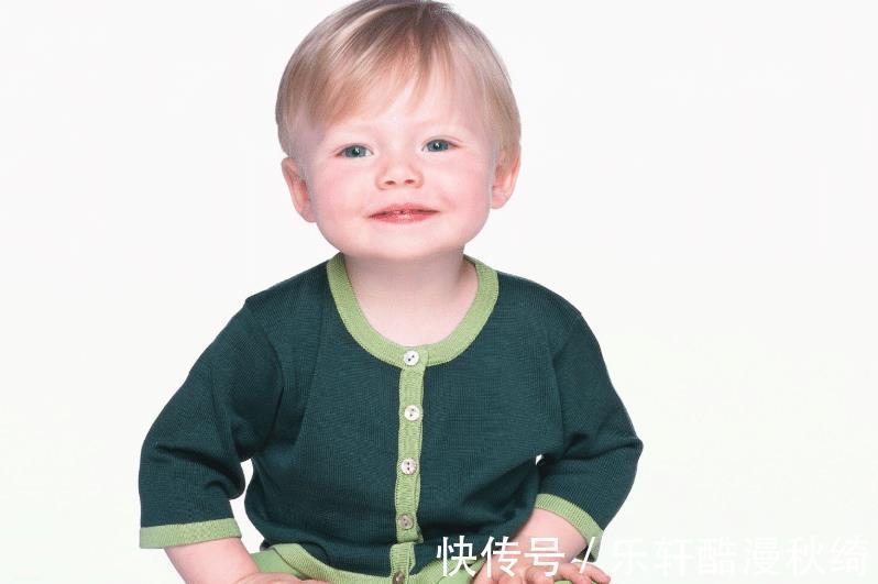 爸爸妈妈|宝宝和爸爸妈妈不是很亲近,怎么办父母可以多花些时间