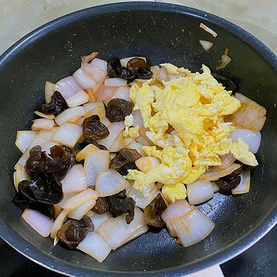洋葱|洋葱木耳炒鸡蛋