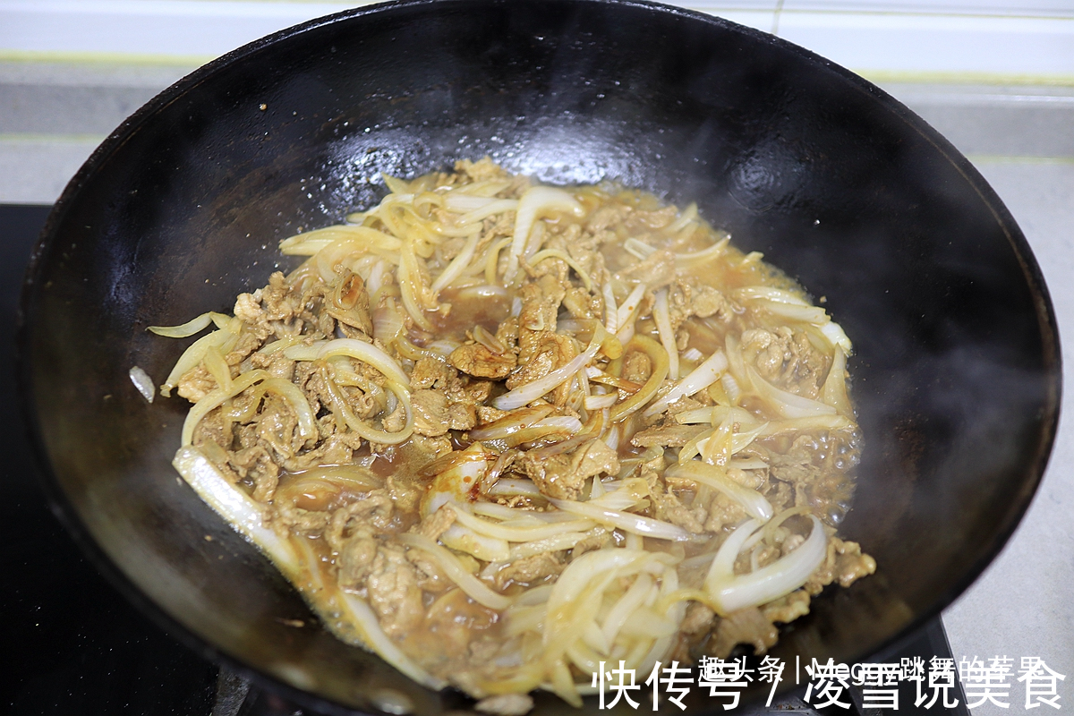 早餐就爱吃碗羊肉拌面,不到10分钟吃上了,解馋补元气真带劲