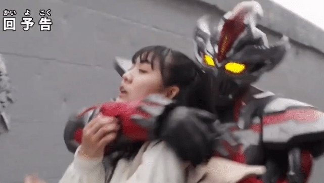 黑暗特利迦|特利迦奥特曼：达贡表白女主结名，“摸头杀”加锁喉，惨被拒绝！