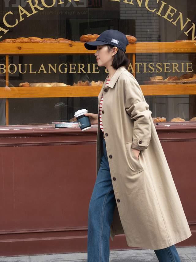 烟管裤|秋天怎么显高?风衣搭配直筒裤子,没想到效果这么好,又飒又美