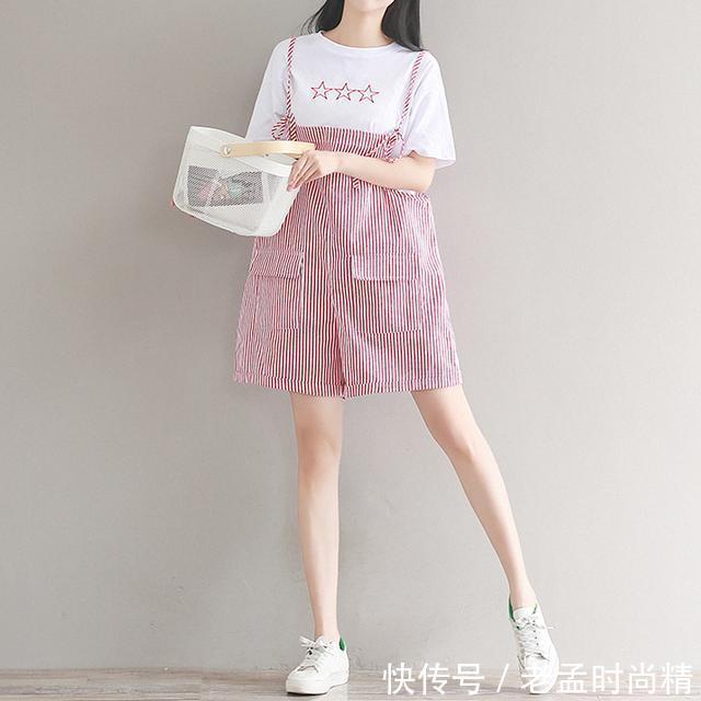t恤 女人别总穿连衣裙,青春减龄的背带裤,让你换一种风格换一种心情