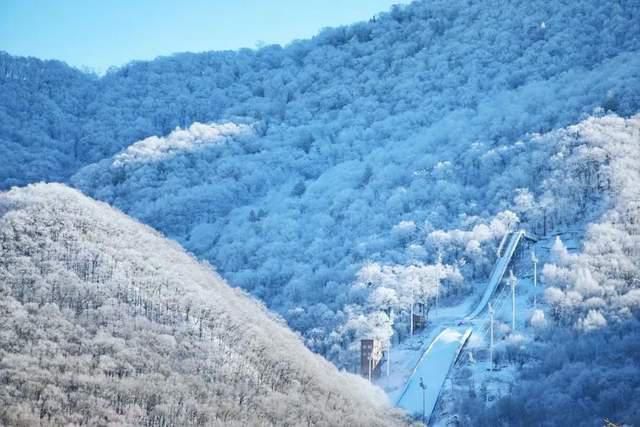 云海|冰雪相伴的日出云海，仙境也不过如此