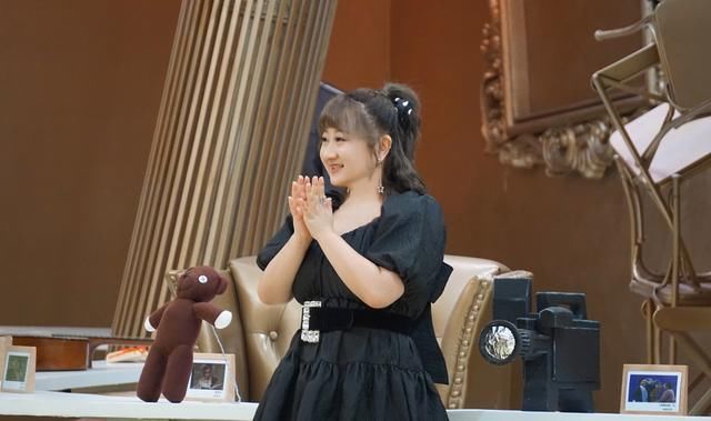 央视《金牌喜剧班》开播收视登顶 喜剧新人臧洪娜正式报到