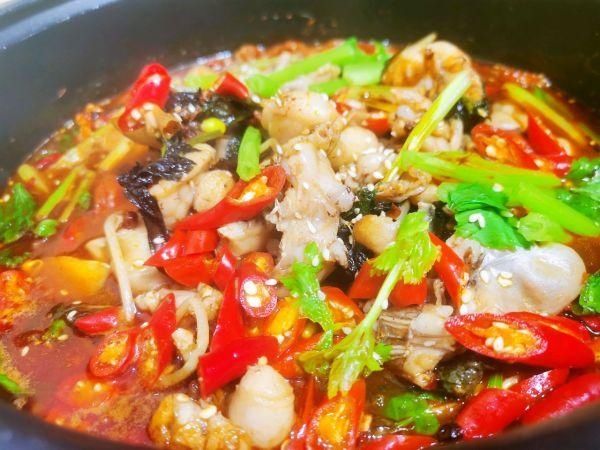 冬天吃麻辣牛蛙煲，暖身又暖心