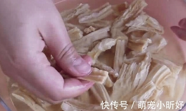 泡腐竹,直接加水是错的!多做1步,5分钟泡软,没有白芯,还筋道