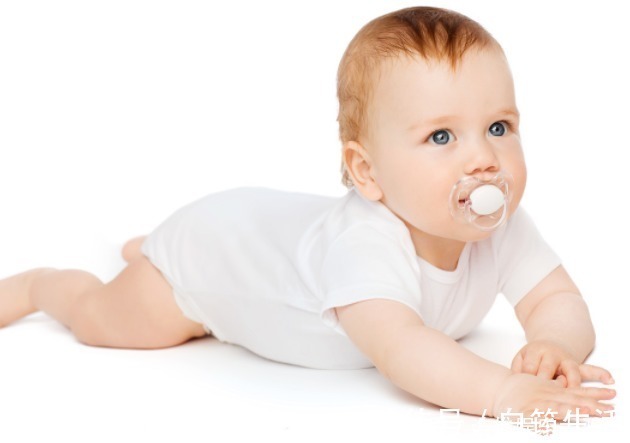 宝妈|宝宝出生后多久会抬头和翻身一般在此时间,你家孩子达标了吗