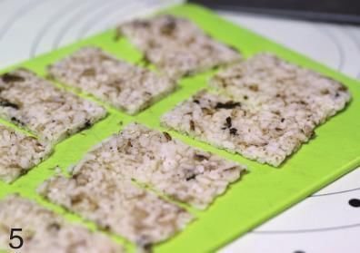 零食|剩米饭不用愁，简单几步做成小零食，香酥可口，一点也不浪费