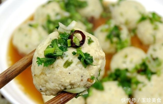 肉丸|别再油炸丸子了,这做法比肉丸好吃,白嫩鲜香不上火,秋燥要吃