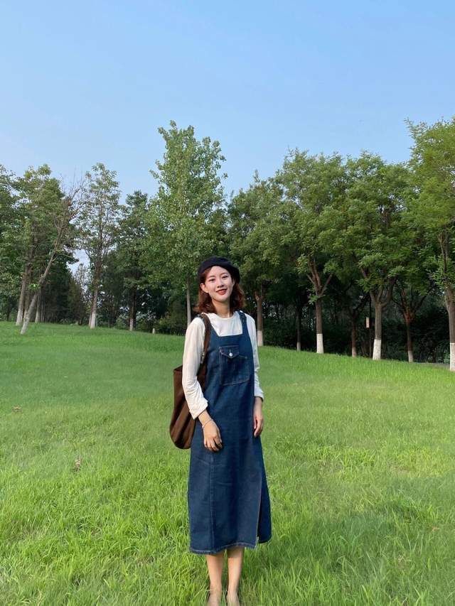 百褶裙|秋游怎么穿才高级?西装外套搭配百褶裙又飒又美,关键特别显气质