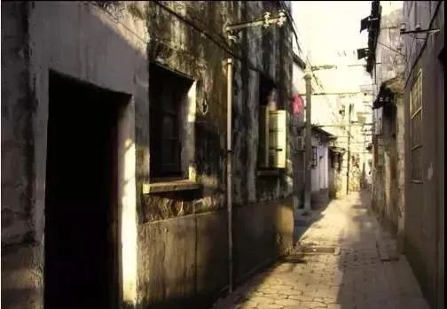 关巷名|不起眼的海红坊,却与三位鼎鼎有名的大人物有关!