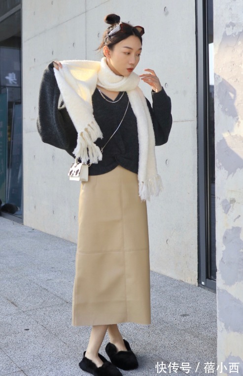 黑白配 普通人想要提升时尚感,学会穿“半身裙”才是关键,告别路人感