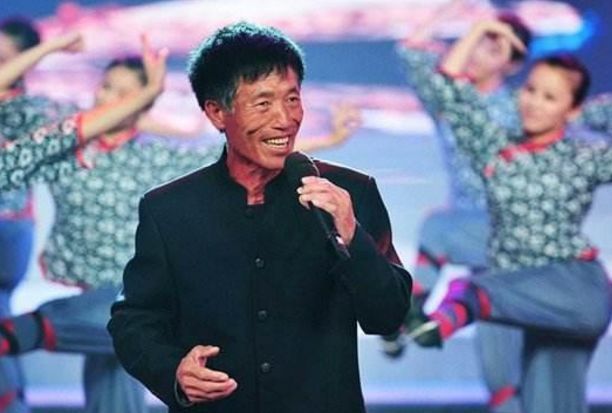 《星光大道》捧紅李玉剛,鳳凰傳奇,草帽姐,而他卻回家種地!