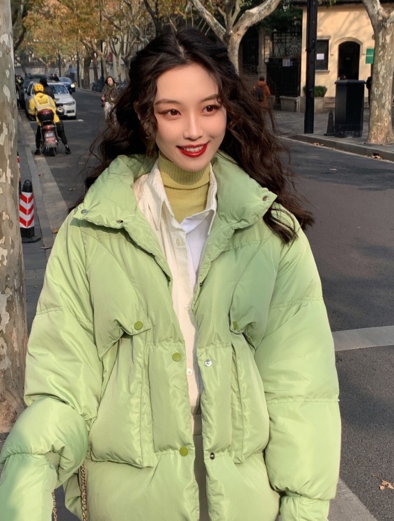 紧身裤 时髦精必看!2021年最流行的羽绒服穿法,让你美得不重样