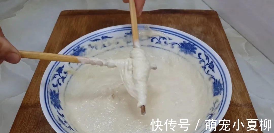 油条这样做才简单，冰箱里一放，简单又好吃，学会天天不起早