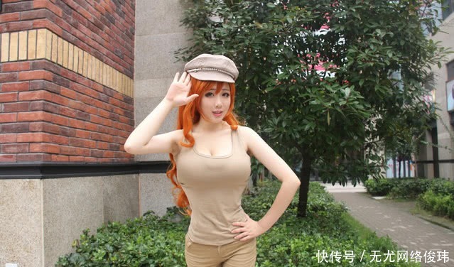 校花|00后校花COS娜美,看到成品的那刻,网友:这身材不科学!