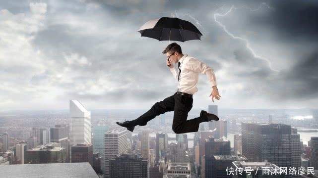  启示|欧阳锋的跳崖启示：如果撑把伞跳楼，会不会摔死？