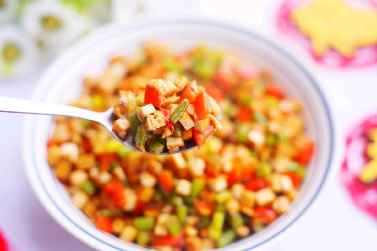 这道菜|香干搭配蒜薹，随手一炒就是一道下饭菜，大人孩子都爱吃