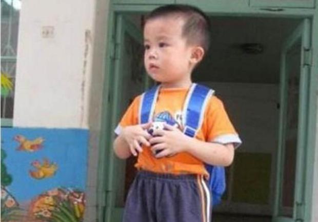 称赞|孩子扯断幼儿园老师“金项链”,妈妈处理方式被称赞:最高级炫富