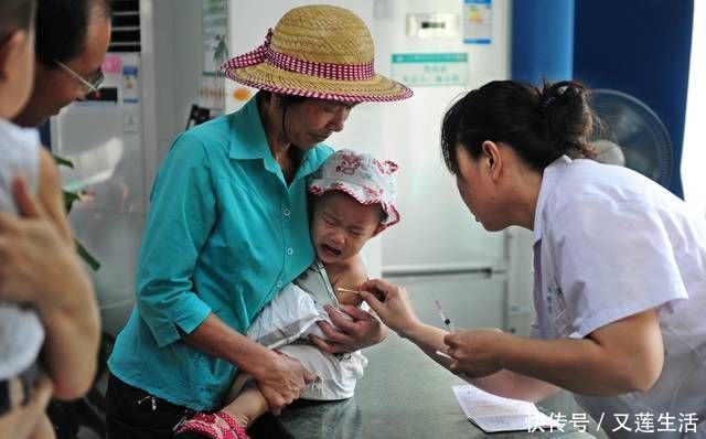 过敏反应|家长带孩子打疫苗,最好上午去,原因家长要重视!