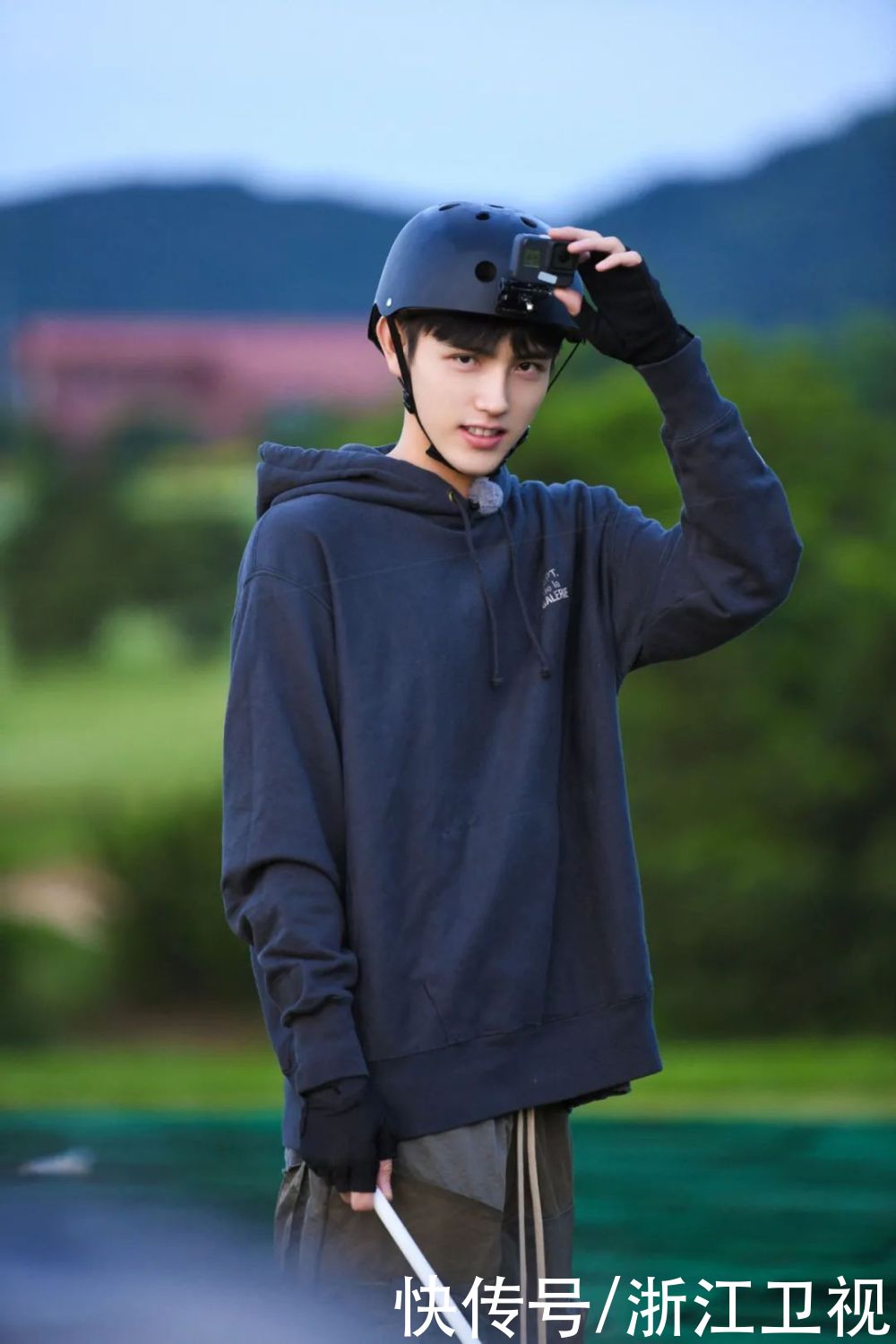 陈飞宇|《嗨放派》首期“太阳威力”火爆全网！嗨放Boys“追日”行动热血满满