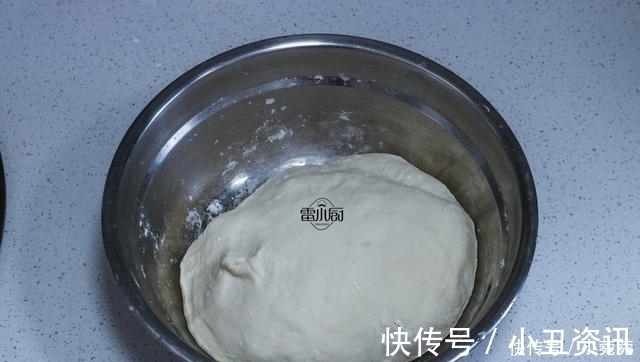 橄榄油|婆婆烙的饼就是好吃,又香又软,一口气吃了4个还想吃!