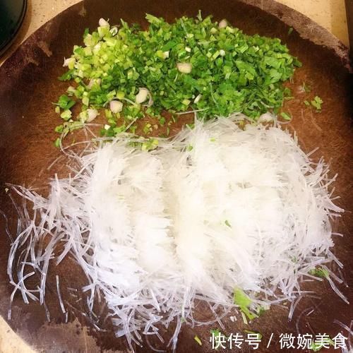 营养又美味的炸素丸子，粉丝与胡萝卜的新吃法，新奇搭配，味道绝美