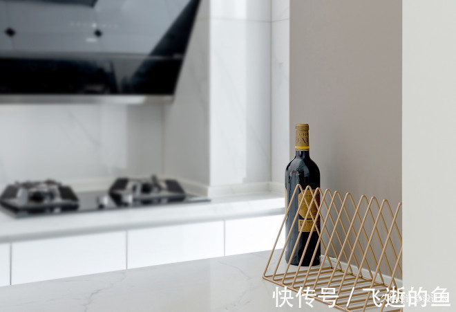 隔断|少见100㎡三居改两居,大胆配色尽显高级