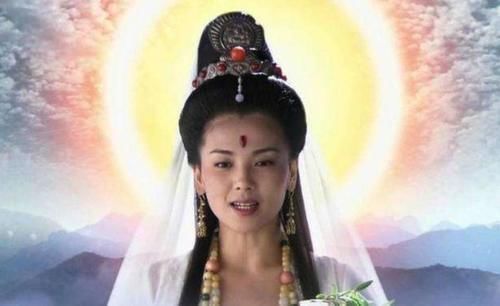 跪拜&6个版本“观音菩萨”,前五位都只是在模仿,唯独她被路人跪拜!