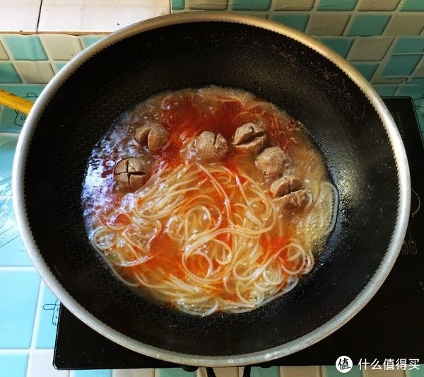 天冷，就爱这热乎乎的一锅，有肉有菜也有汤，好吃简单，过瘾极了