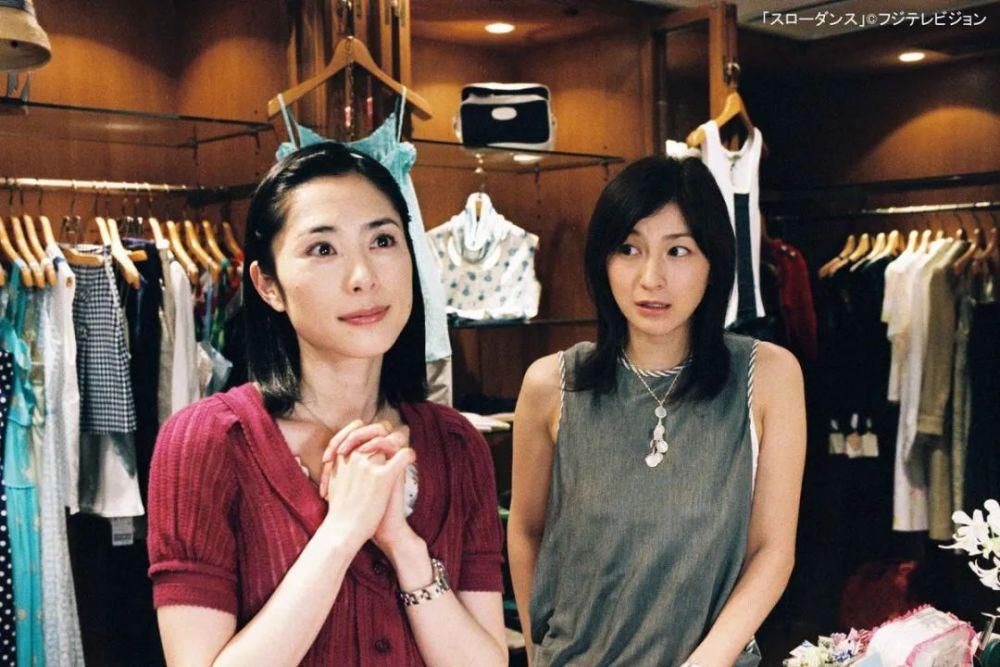 广末凉子|广末凉子18岁爆红后精神失常，23岁未婚先孕，40岁活成女神
