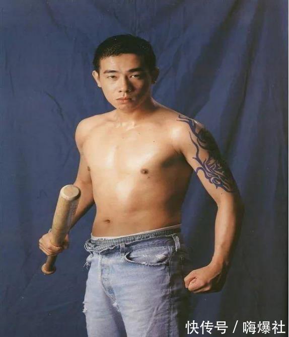 谭咏麟|披荆斩棘的54岁哥哥，又被陈小春装到了，山鸡哥不简单啊