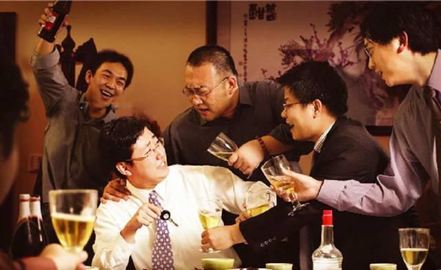 兄弟|俗语“有茶有酒多兄弟”,下半句才是忠告,可惜好多人不知道