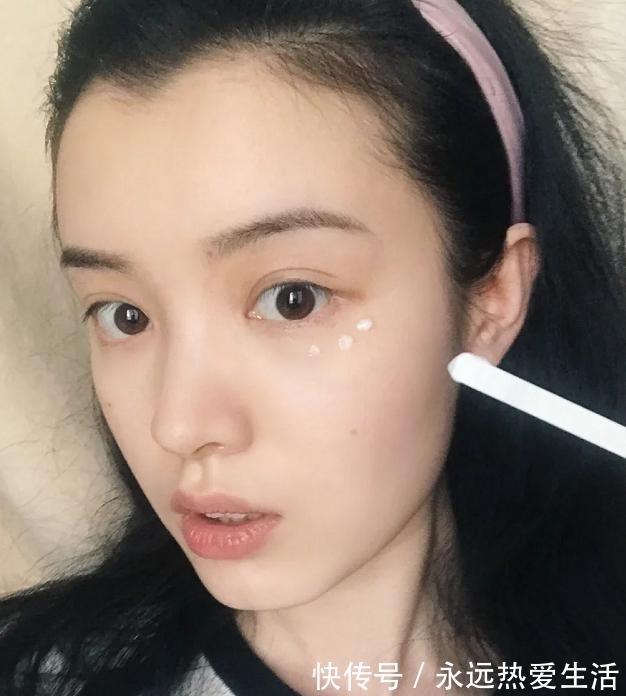 眼部 睡前3个护肤好习惯,都很简单,做到的却很少,怪不得皮肤总不好!